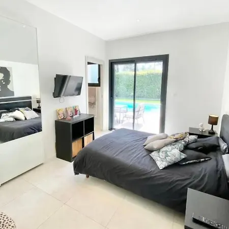 House 4p With Private Pool In Saint-raphaël Holiday home